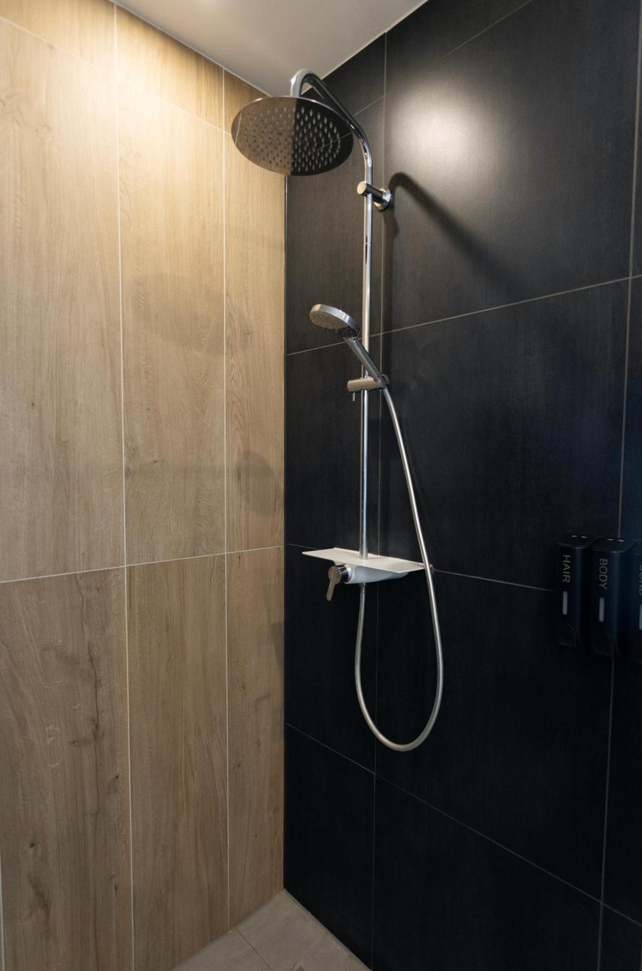 Huge Apartment With Sauna And Free Parking Дуйсбург Экстерьер фото