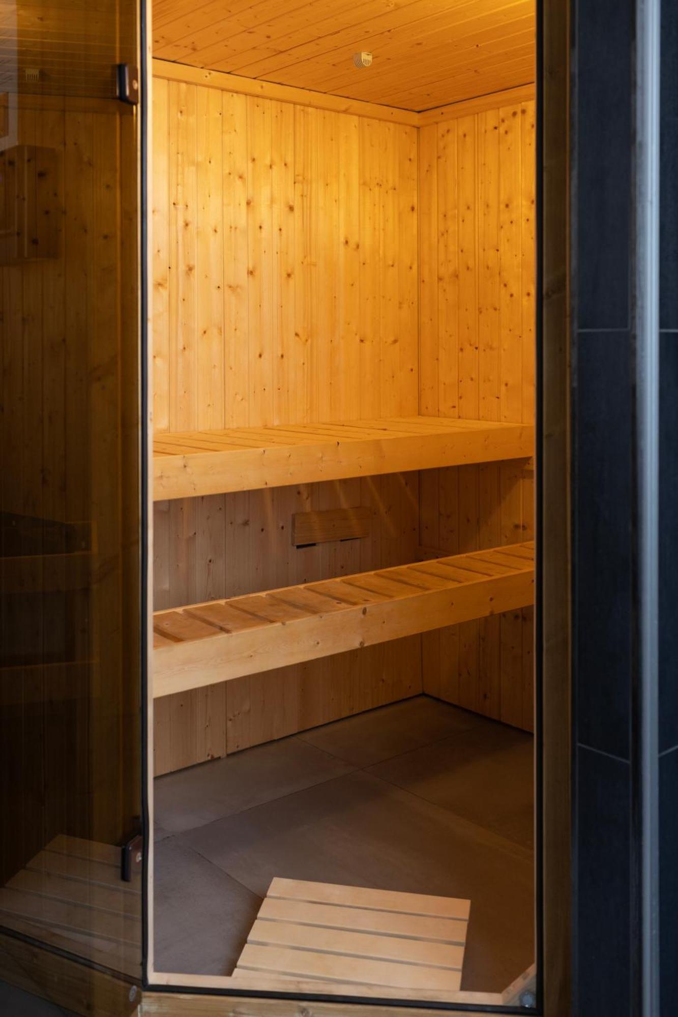 Huge Apartment With Sauna And Free Parking Дуйсбург Экстерьер фото